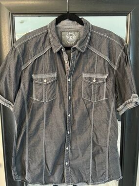 BKE Men’s Charcoal Short-Sleeve Button-Down Shirt with Contrast Stitching